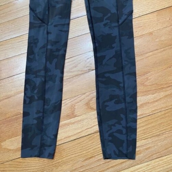 Lululemon Womens Size 2 Fast Free Tight II 25" Non-Reflective Nulux Gray Camo - Picture 9 of 16